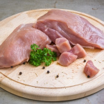 塩麹で鶏肉や豚肉を漬けると美味しくなる！更に賞味期限も長くなる？