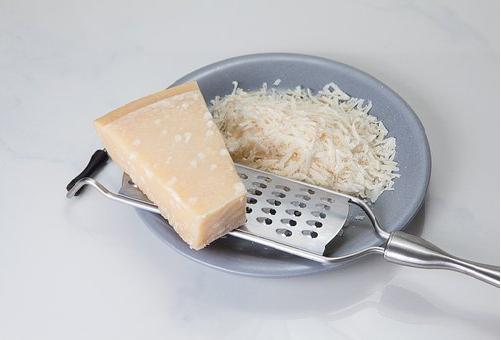 賞味期限 パルメザンチーズ 生クリーム 塊